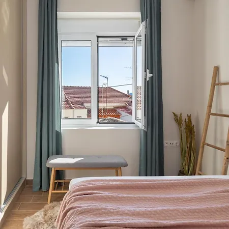 Mikrolimano Gem: Serene 1br Apartment Piraeus